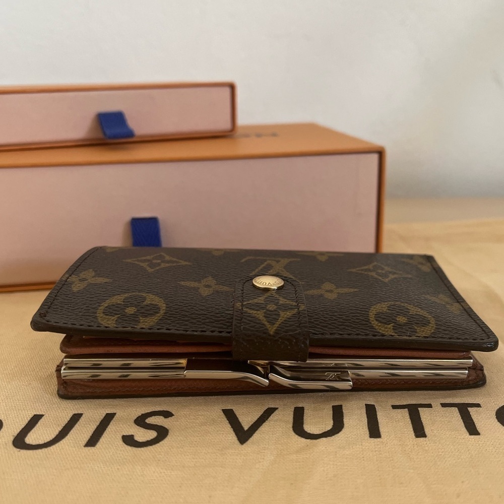 Louis Vuitton Kiss Lock Wallet Rare Left Hand EUC 1996 - Picture 5 of 17